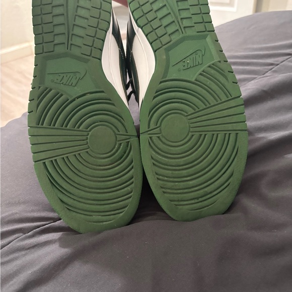 Men’s Nike dunk low Michigan state sneakers - Picture 6 of 8